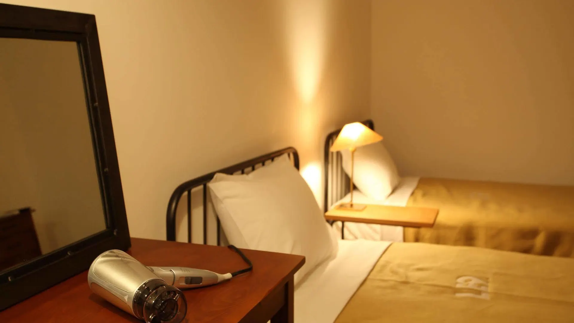 The Lower East Nine Hostel Kyoto 0*,  Japan